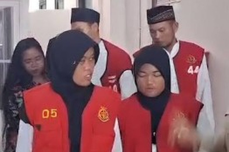 Dua PSK Asal Bekasi Terancam UU Pornografi Setelah Digerebek di Hotel Cleo Business Surabaya