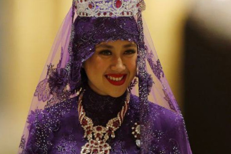 Siapa Raabi’atul Adawiyyah? Profil dan Biodata Menantu Sultan Brunei yang Gelar Bangsawannya Telah Dicabut