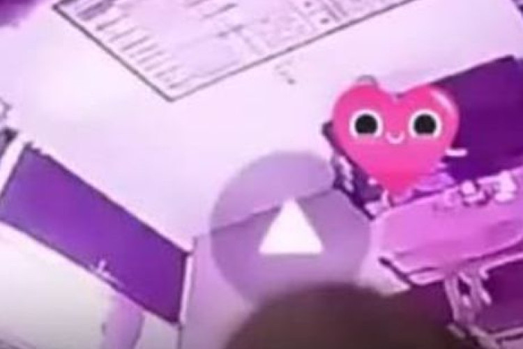Video 21 Detik Kepsek dan Guru SD di Pekalongan Viral Terekam Kamera CCTV, Kepsek SD Dicopot dan Oknum Guru Langsung Dimutasi