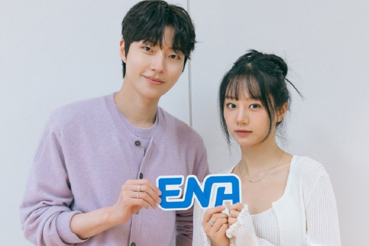 Hwang In Youp Klarifikasi Kedekatannya dengan Hyeri, Ungkap Rasa Senang Digosipkan dengan Sang Aktris!